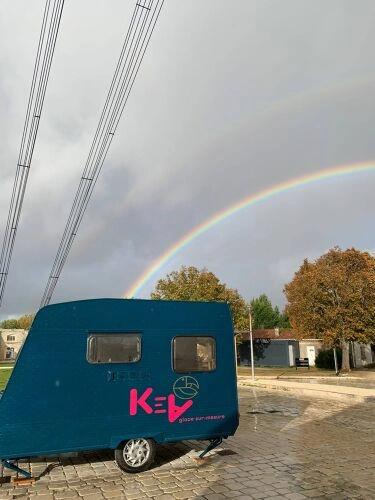 IceTruck sous un arc en ciel