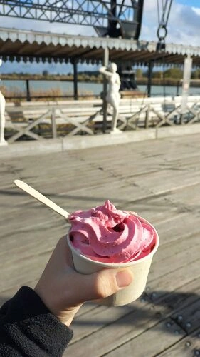 Pot de glace pris sur la nacelle